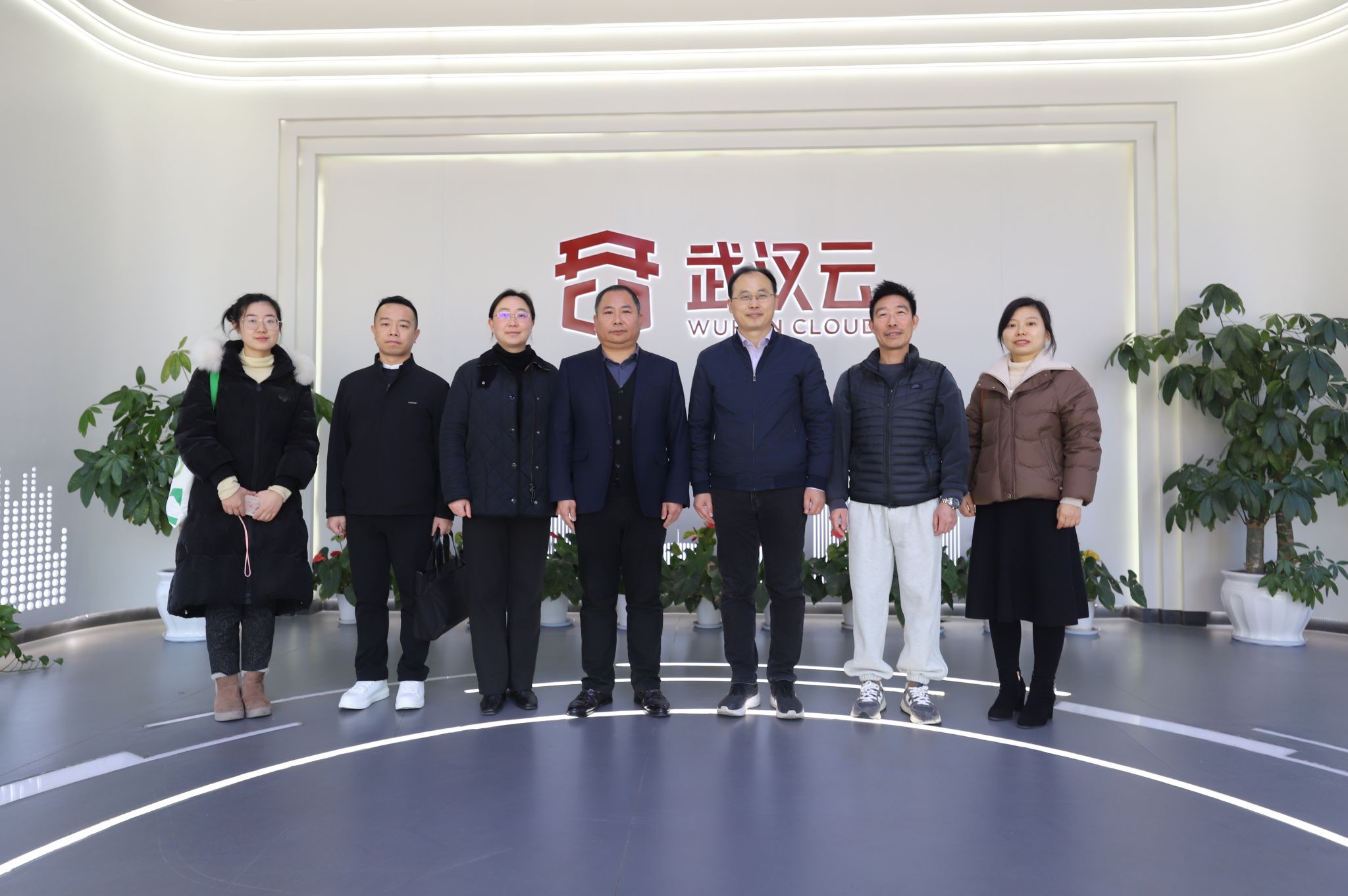 巴黎人940官网常用功能副书记李静宇