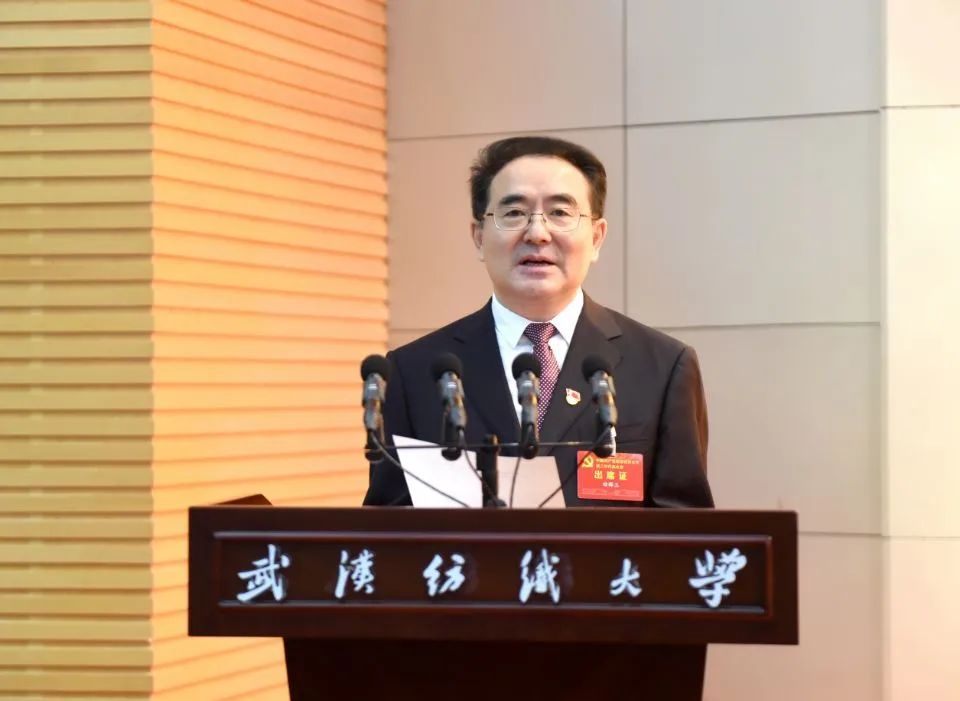 2017年以总分第一的成绩考入华中科
