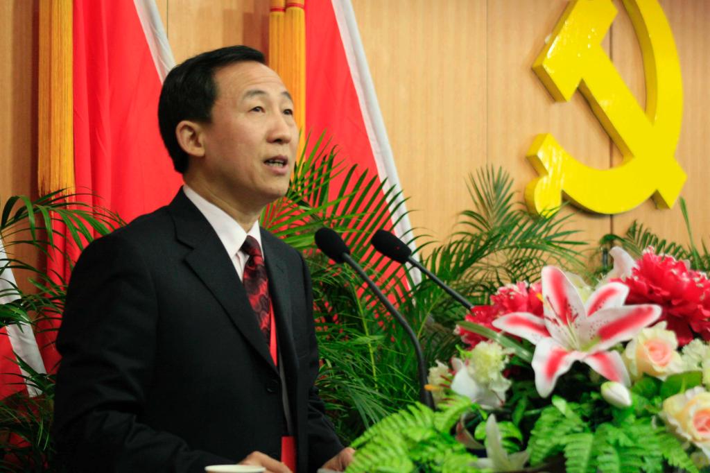何志雄 校友简介